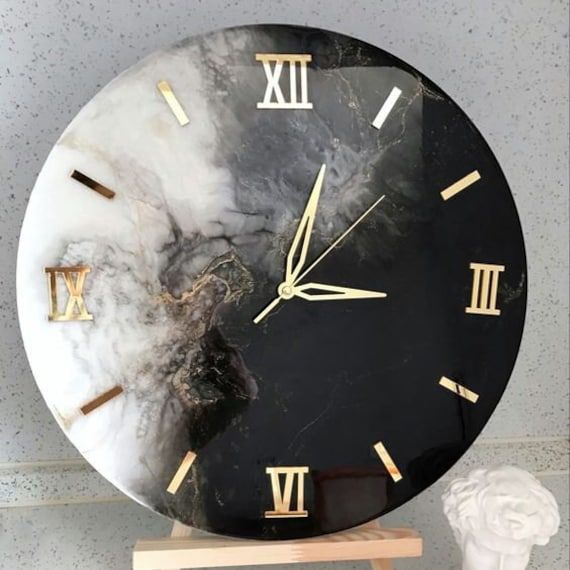 Wooden And Resin Clock With Colorful Resin Patterns