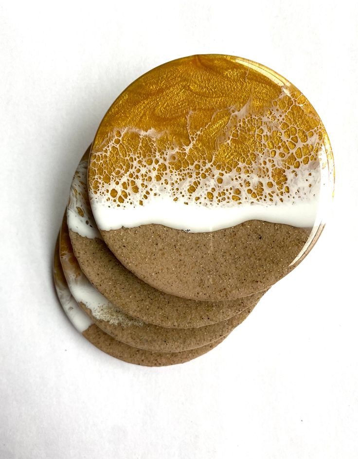 Resin Coasters Crafted From High-Quality Natural