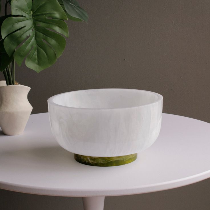 Epoxy Resin Serving Bowl High-Gloss Finish Hand-Poured And uniquely