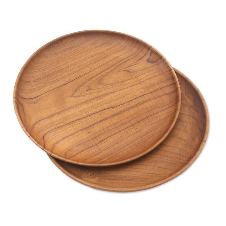 Wooden Serving Plates Perfect For Everyday Use Or Special Occasions.