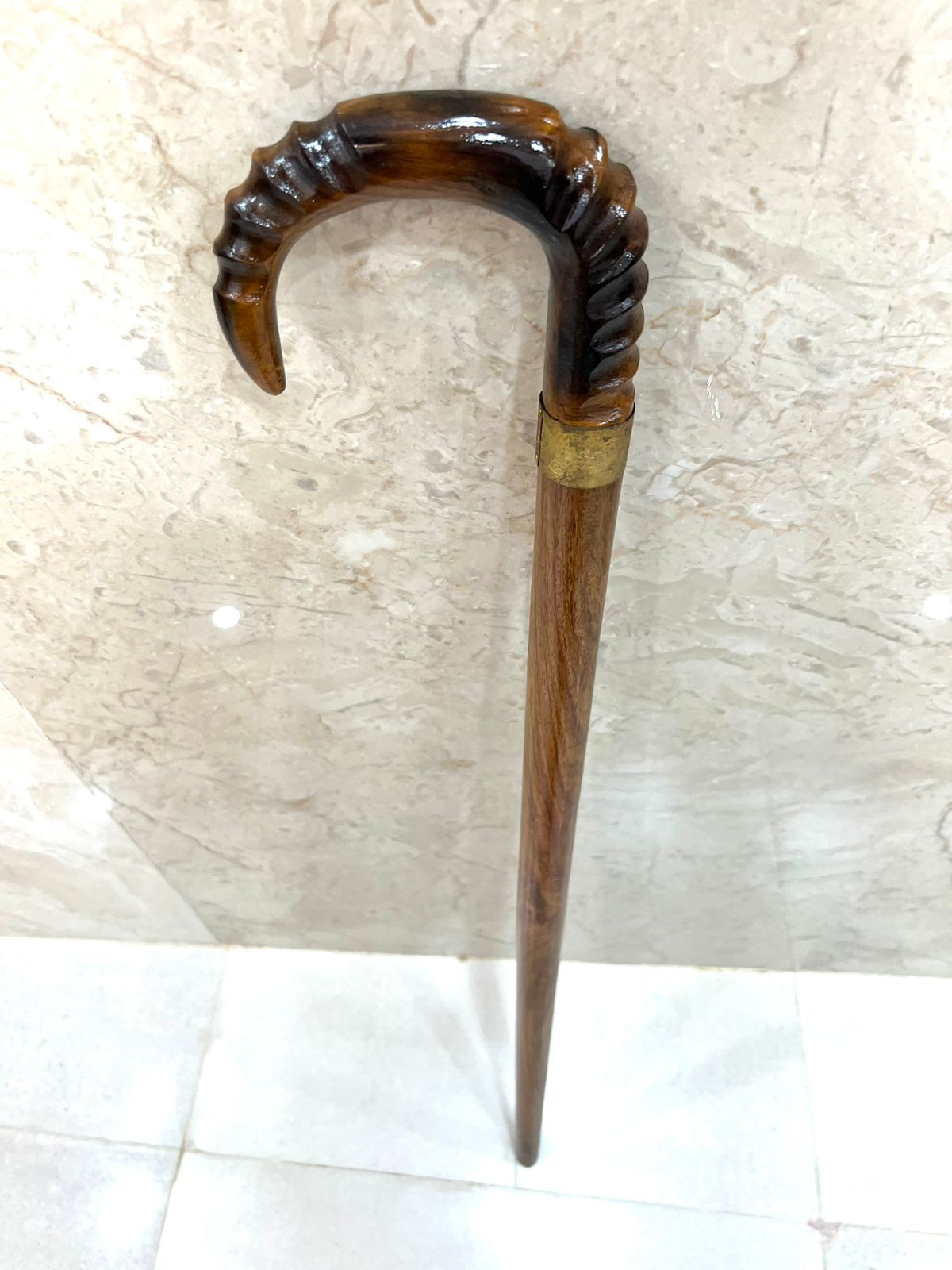 Wooden Walking Stick Carving Look Smooth Comfortable Grip For Extended Use