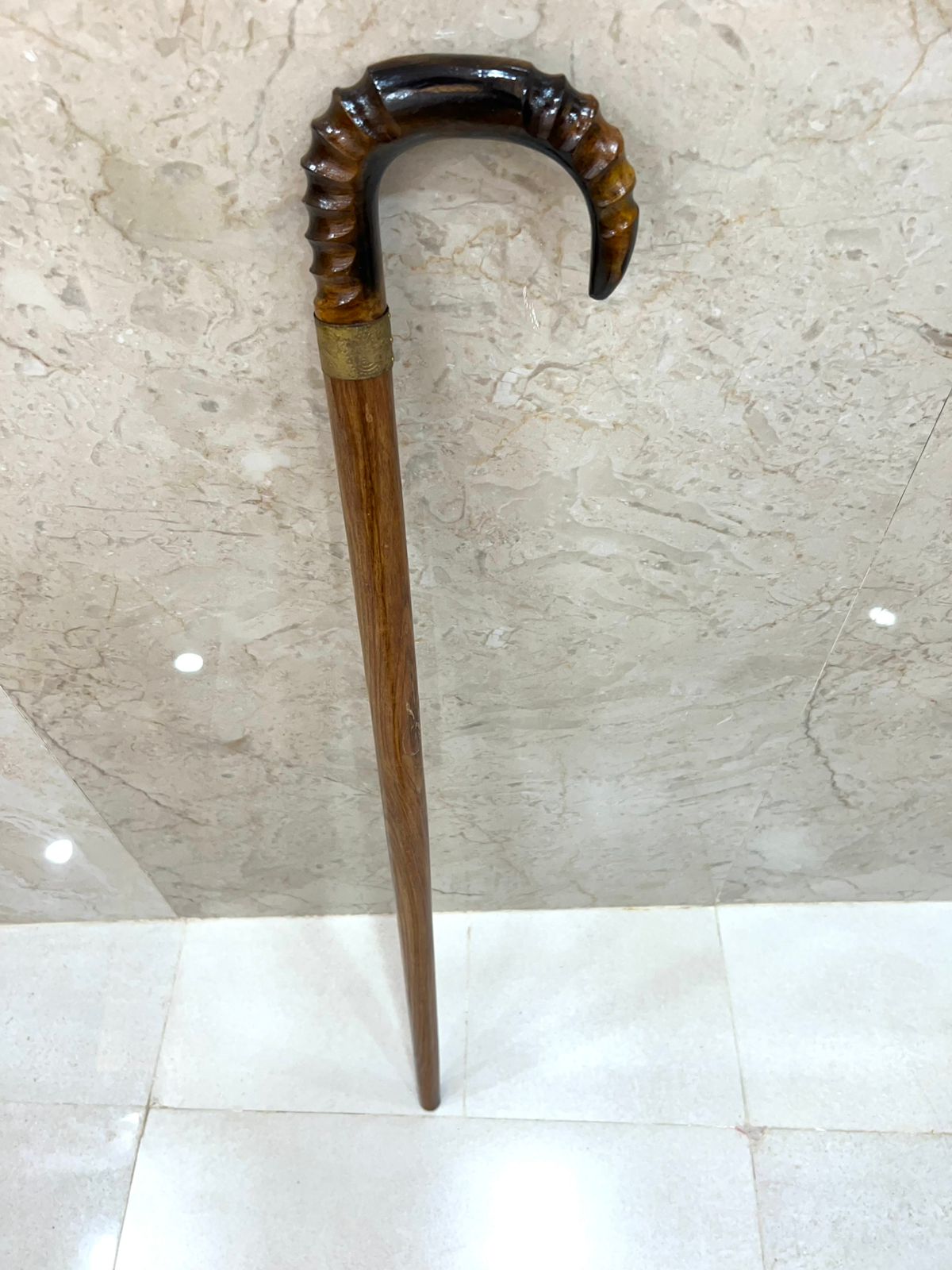 Wooden Walking Stick Carving Look Smooth Comfortable Grip For Extended Use