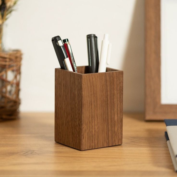Wooden Pen Stylish Holder Professionals Best Quality